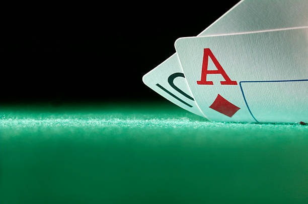 Live blackjack table with dealer and HD multi-camera broadcast on aladdin666
